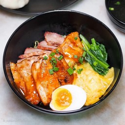 บะหมี่หน้าแน่น (เครื่องล้นๆ)