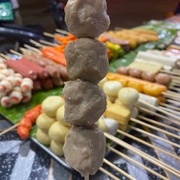 ฟาตีลูกชิ้นทอด น้ำชา น้ำมะพร้าวปั่น ตลาดนัดวงเวียนพรุบาโกย