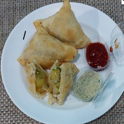 มันฝรั่งบดด้านในพร้อมเครื่องเทศ