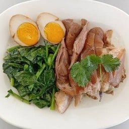 ขาหมูคำปุ่น