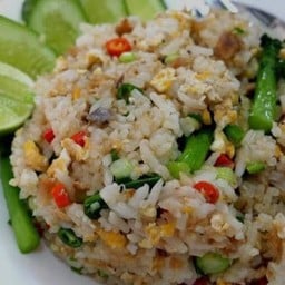ข้าวผัดปลาเค็ม