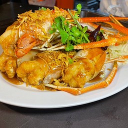 กุ้งแม่น้ำทอดซอสมะขาม