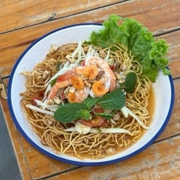 ยำหมี่กรอบกุ้งสุก