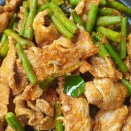 พริกแกงถั่วหมูหมัก