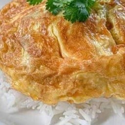 ข้าวไข่เจียวกรอบ  หมูสับ