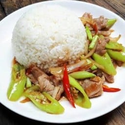 ข้าวผัดพริกหยวก