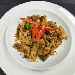 ผัดเผ็ดหน่อไม้ดองไก่บ้าน