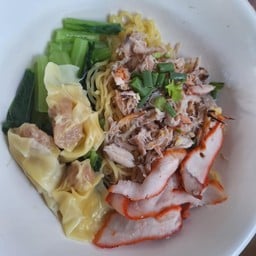 สหชัยบะหมี่เกี๊ยวปูหมูแดง ตรงข้ามตลาดเจเจ