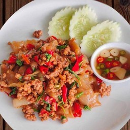 เตี๋ยวคั่วกระเพรา