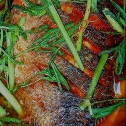 แกงส้มปลานิลเป็นตัว