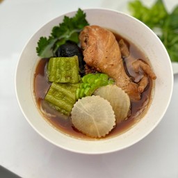 ก๋วยเตี๋ยวไก่ตุ๋น