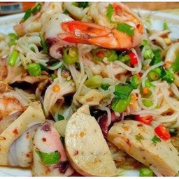 ยำขนมจีนรวมมิตร + ปลาทู