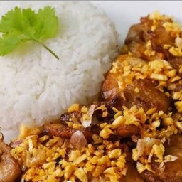 ข้าวทอดกะเทียม