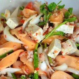 ยำไก่ยอ รวมมิตร