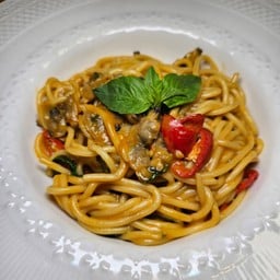 สปาเก็ตตี้ผัดหอยลาย