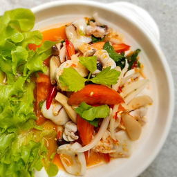 c.ยำวุ้นเส้นทะเล