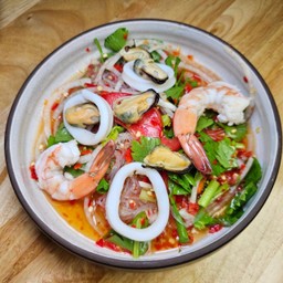 ยำวุ้นเส้นทะเล