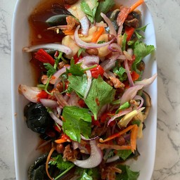 ยำไข่เยี่ยวม้า