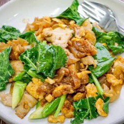 ผัดซีอิ้ว หมู