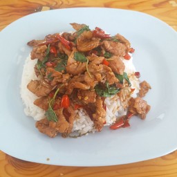 กะเพราหมูชิ้น