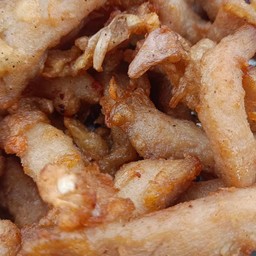 ข้าวกล่องไก่ทอดกระเทียม