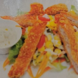 สลัดปลาทอด