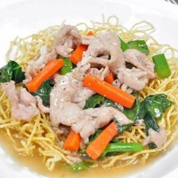 บะหมี่กรอบราดหน้าหมู (ราดหน้าสยามอินเตอร์)