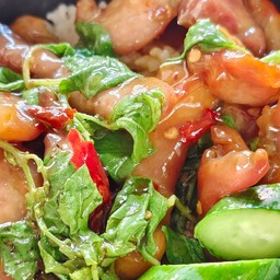 ข้าวผัดกะเพราหมูแดดเดียว