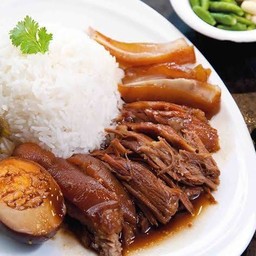 ข้าวขาหมู+คากิ (ร้านขาหมูสูตรเตี่ย)