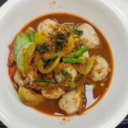 แกงป่าลูกชิ้นปลากราย Thai Jungle Curry With Fishball