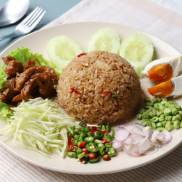 ข้าวผัดน้ำพริกลงเรือ