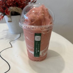 สตอเบอร์รี่สมูทตี้