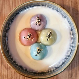 บัวลอย4สี กะทินมสด