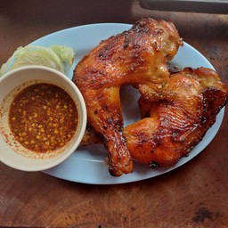 ไก่ย่างน่องติดสะโพก