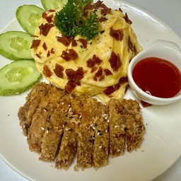 ข้าวไข่ข้นโรยเบคอนกรอบ+หมูทอดกรอบ