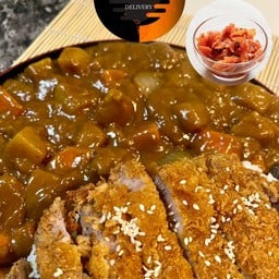 Curry tonkatsu (แกงกระหรี่หมูทอด)