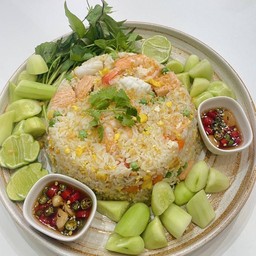 ข้าวผัดทะเลจานใหญ่