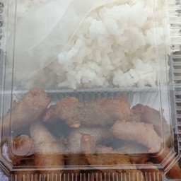 ข้าวกล่องหมูทอดกระเทียม