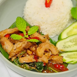 B.ข้าวกะเพราคอหมูย่าง