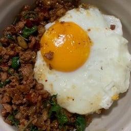 กะเพราขาโหด