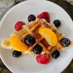 ครัวซองน้ำผึ้งทอปผลไม้ Take home