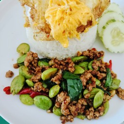 ข้าวราดพริกเเกงสะตอหมูสับ+ไข่ดาว