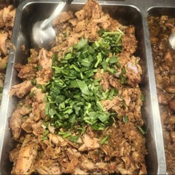 ยำไก่แซ่บ