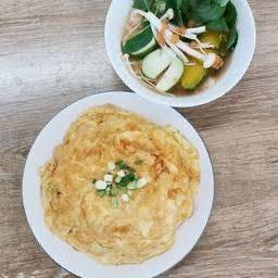 ข้าวไข่เจียว+แกงเห็ด (ไข่เจียว+แกงชุด)