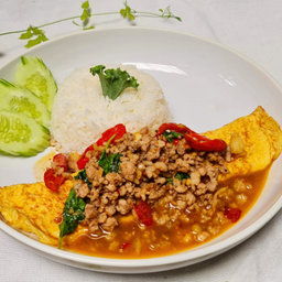 ข้าวกะเพราไข่ม้วน หมูสับ.