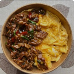 ข้าวกะเพราหมูสับ+ไข่ข้น