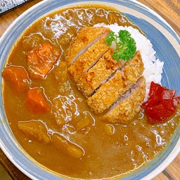 B02 Tonkatsu Curry Rice ข้าวแกงกะหรี่หมูทอด