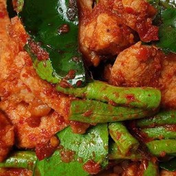 (กับข้าว)ผัดพริกแกงกลาง