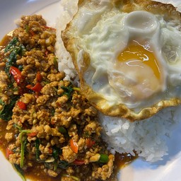 ข้าวราดกระเพราหมูสับ+ไข่ดาว