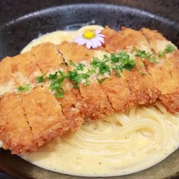 สปาเก็ตตี้ คาโบนาร่า ไก่กรอบ